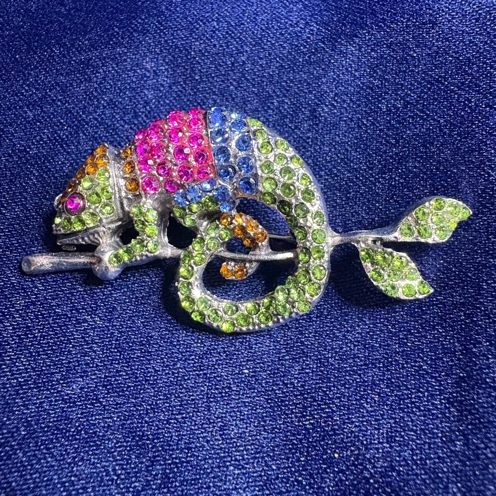 Brooch Pendant Colorful Rhinestone Chameleon Silver
